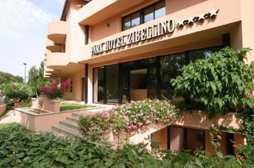 Park Hotel Zibellino カスティリオーネ・デッラ・ペスカーイア エクステリア 写真